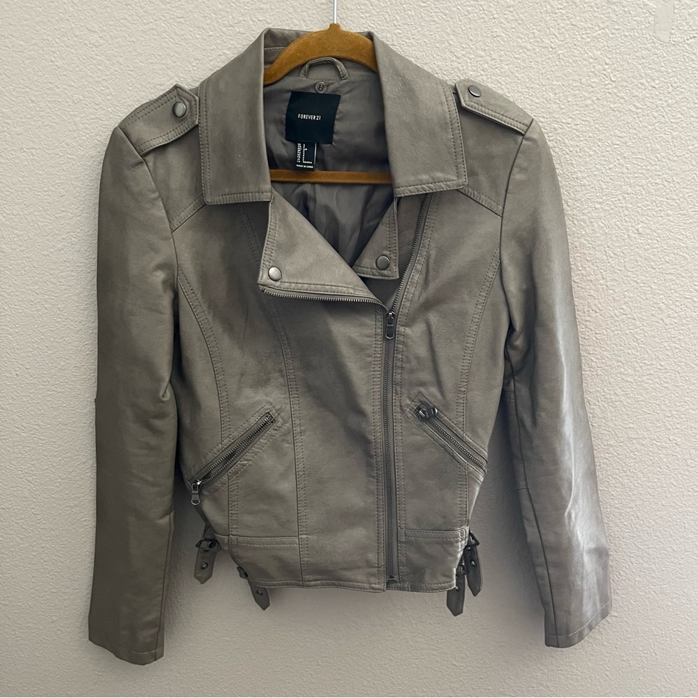 FOREVER 21 Faux Leather gray Biker Jacket Zipped Up size small